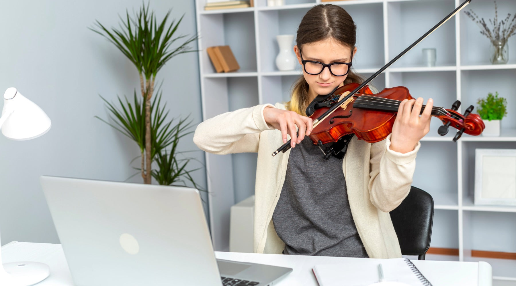The Pros and Cons of Online Violin Lessons