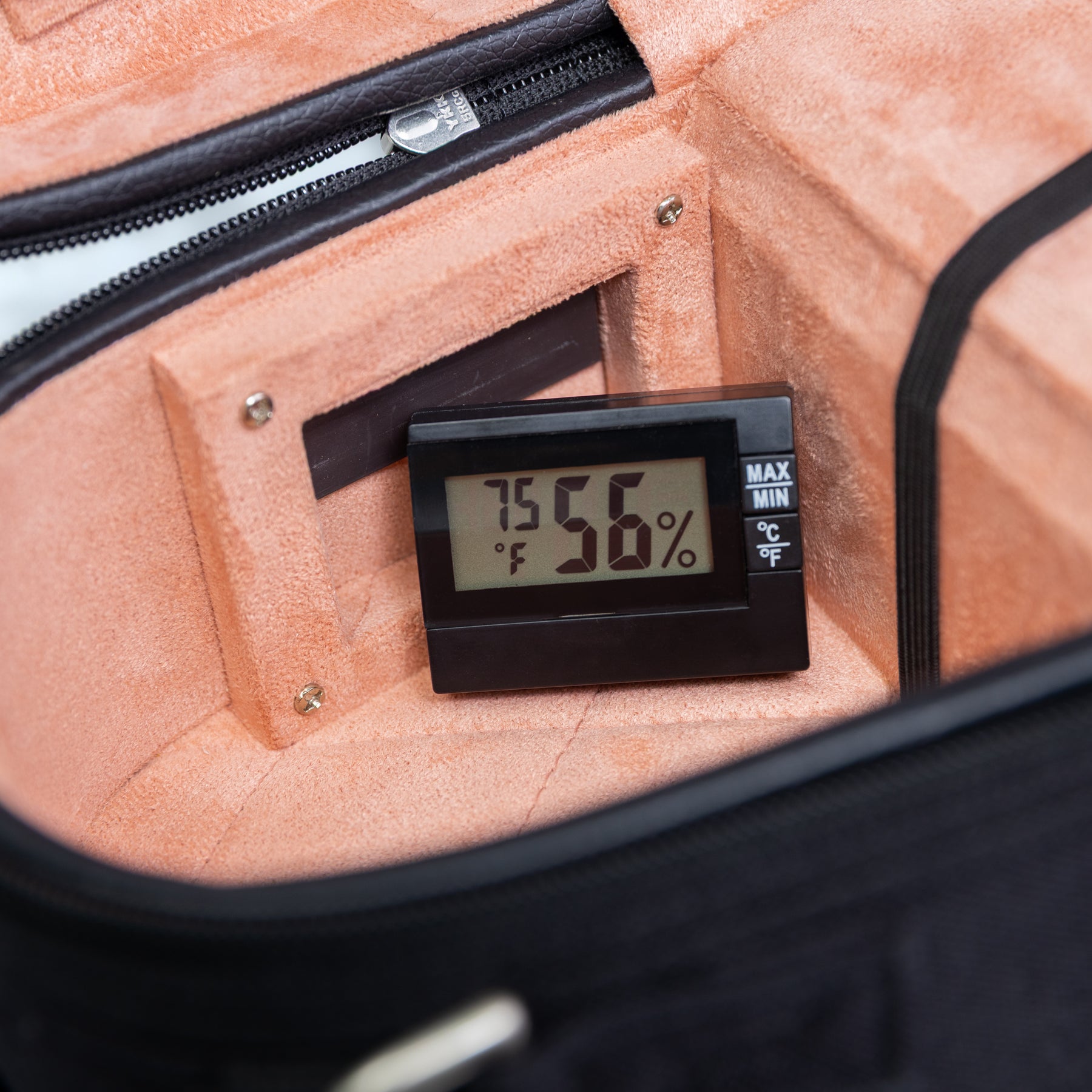 American Case Company Continental Signature Dart Violin Case, Champagne Interior, Open Case, Digital Hygrometer Feature