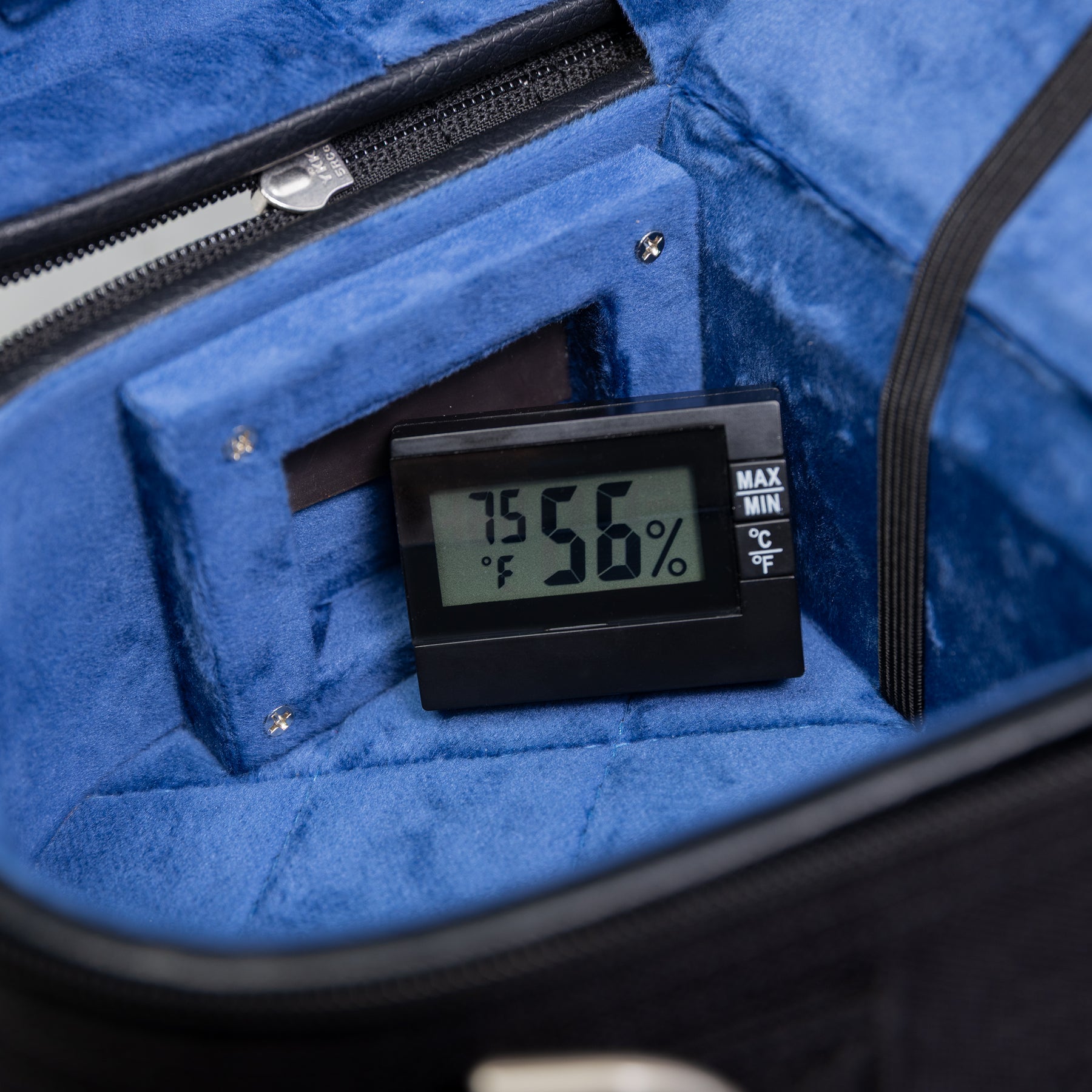 American Case Company Continental Signature Dart Violin Case, Sapphire Interior, Open Case, Digital Hygrometer Feature