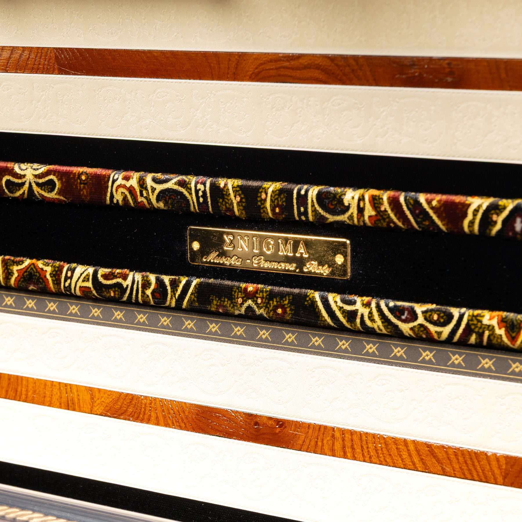 Musafia Enigma Violin Case Black Interior, Logo Plate Close-Up